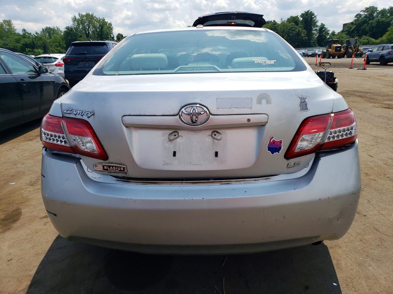 2011 TOYOTA CAMRY