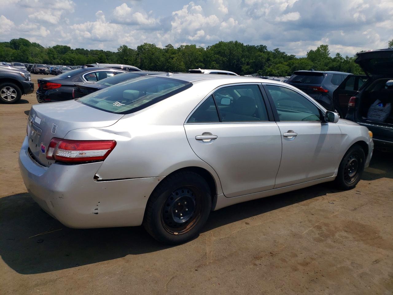 2011 TOYOTA CAMRY