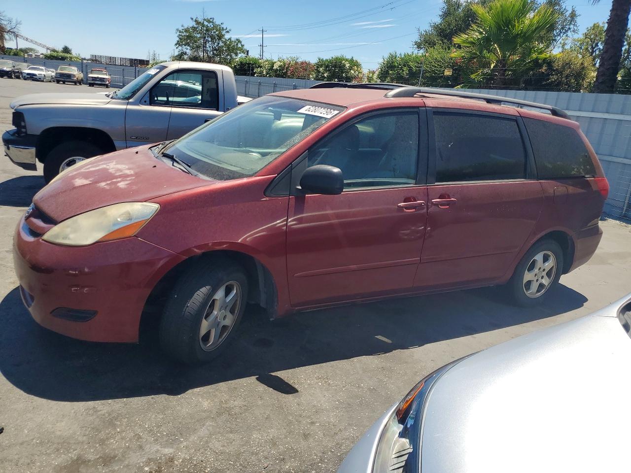 2009 TOYOTA SIENNA