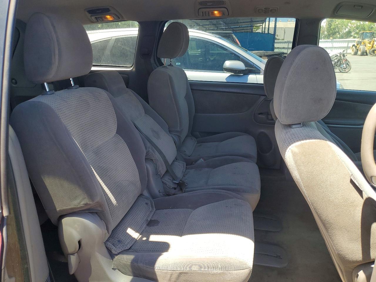 2009 TOYOTA SIENNA