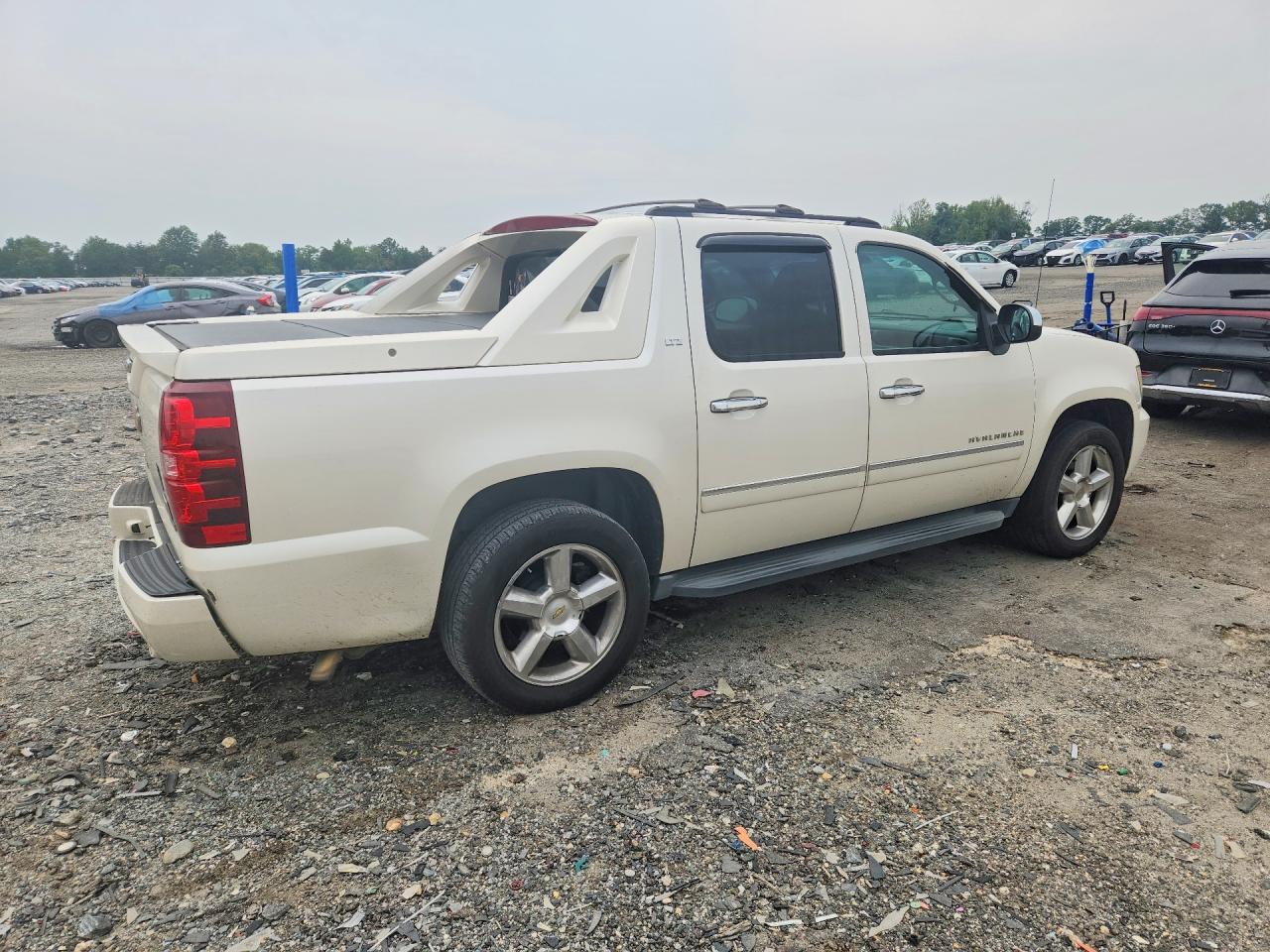 2011 CHEVROLET AVALANCHE