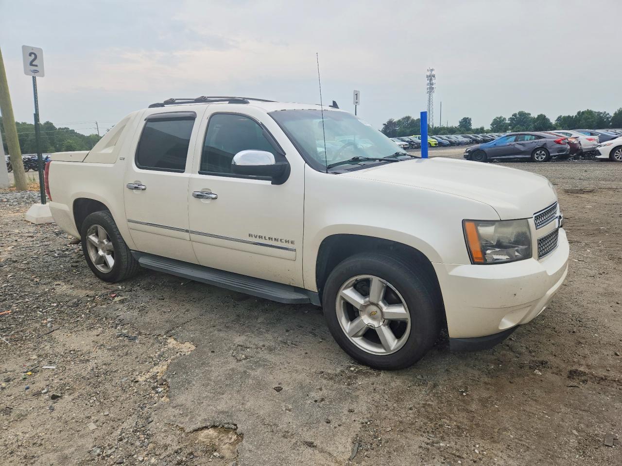 2011 CHEVROLET AVALANCHE