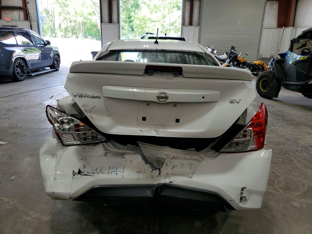 2018 NISSAN VERSA