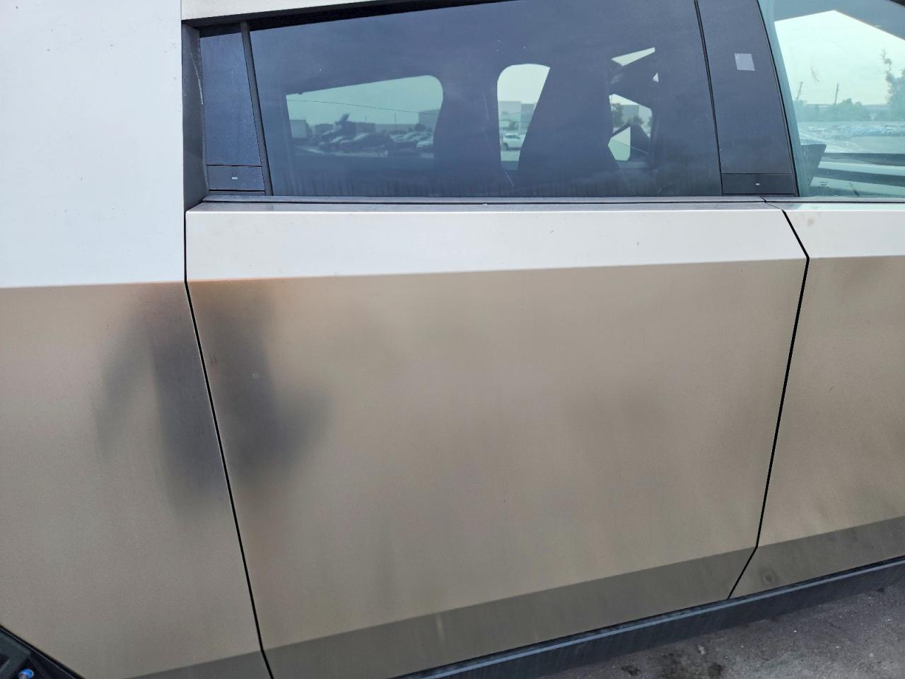 2025 TESLA CYBERTRUCK