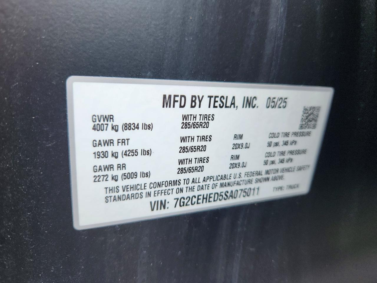 2025 TESLA CYBERTRUCK