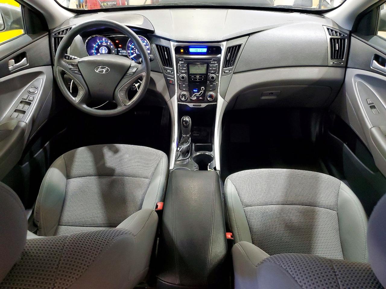 2011 HYUNDAI SONATA