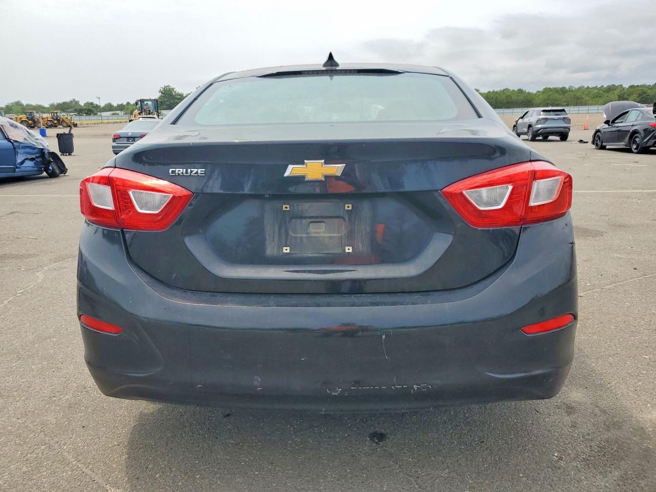 2017 CHEVROLET CRUZE