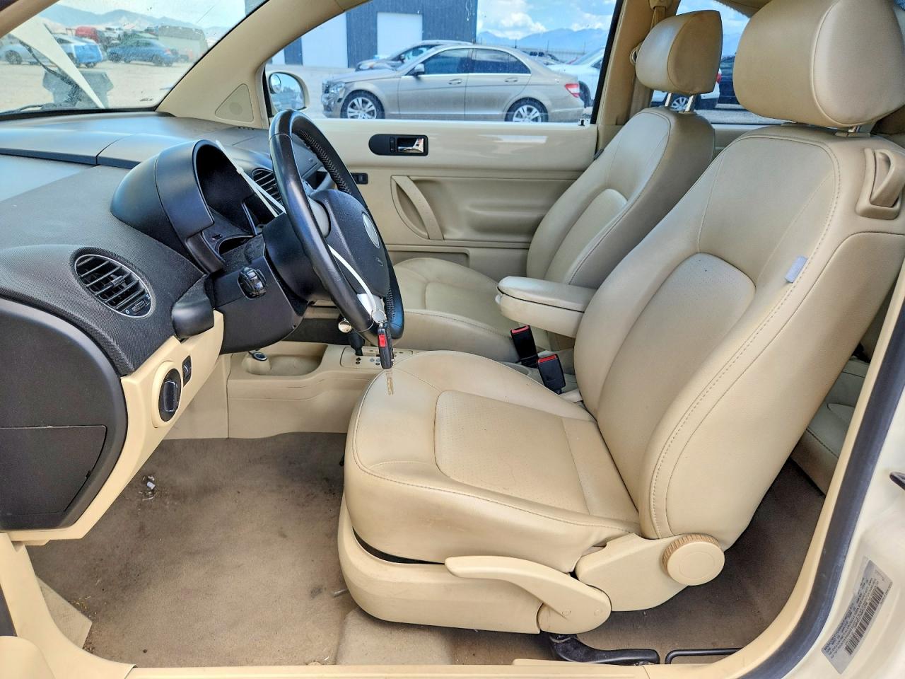2009 VOLKSWAGEN BEETLE