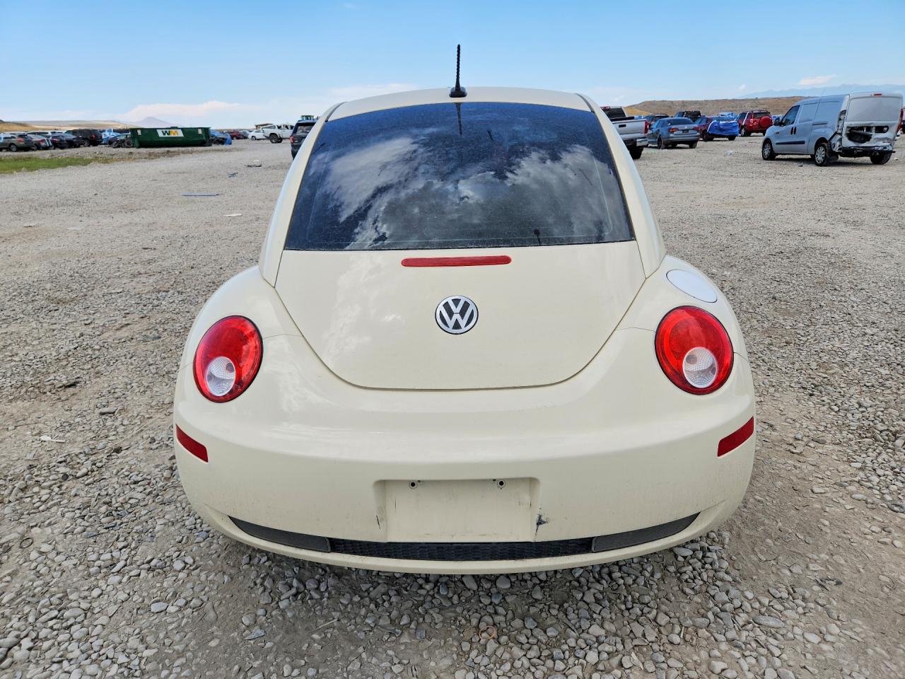 2009 VOLKSWAGEN BEETLE