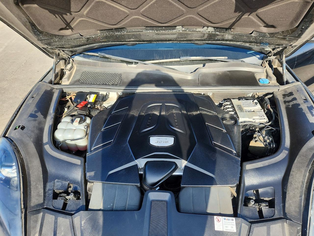 2019 PORSCHE CAYENNE