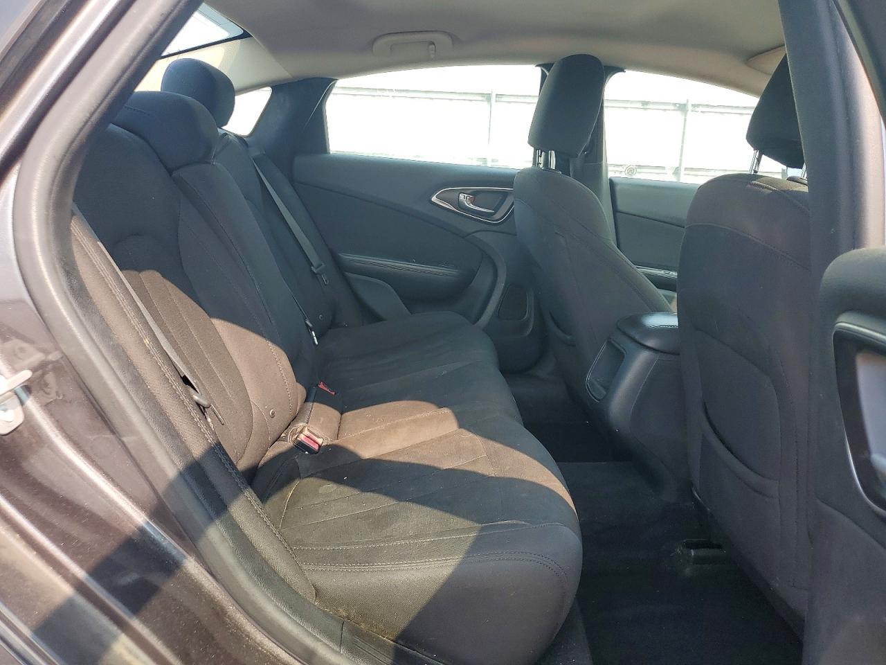 2016 CHRYSLER 200