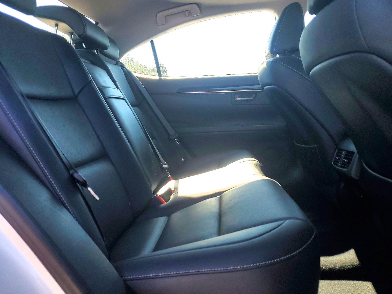 2016 LEXUS ES350