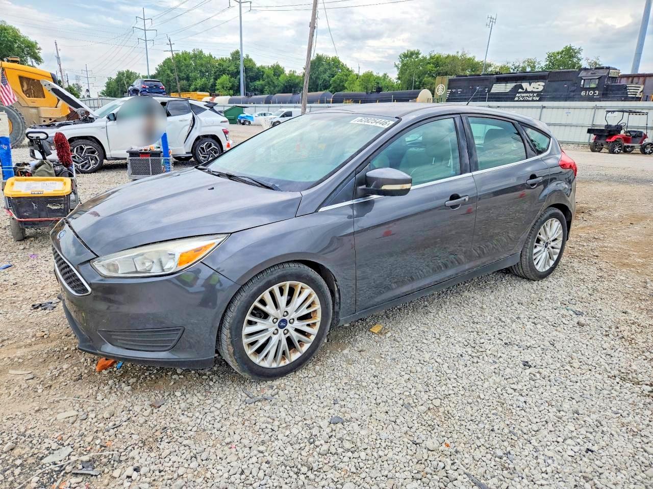 2016 FORD FOCUS