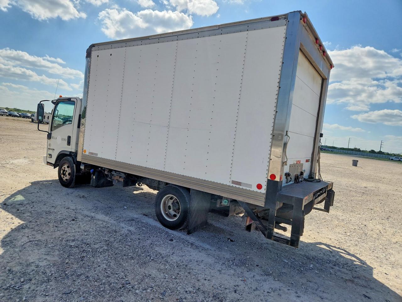 2013 ISUZU NPR