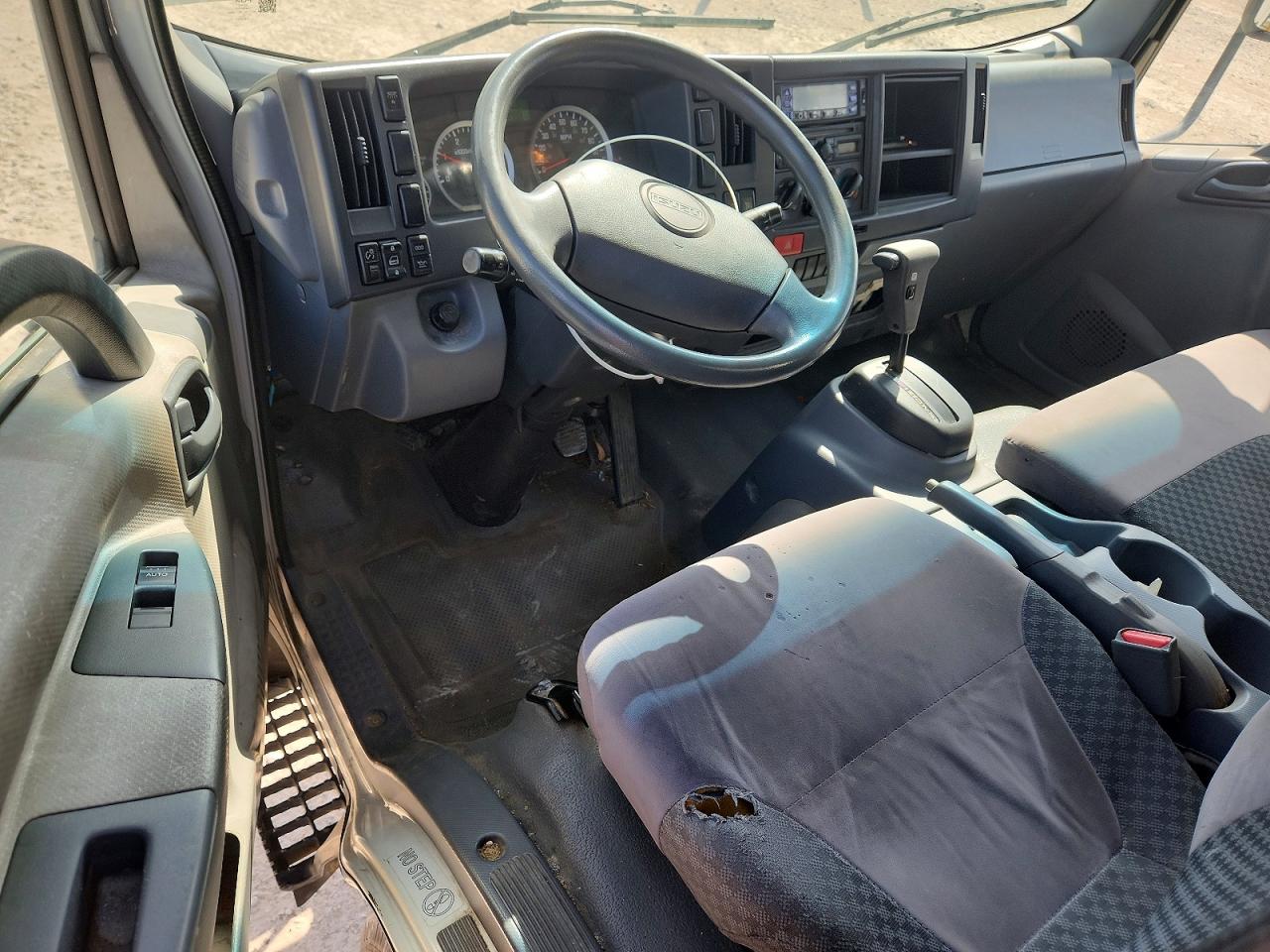 2013 ISUZU NPR