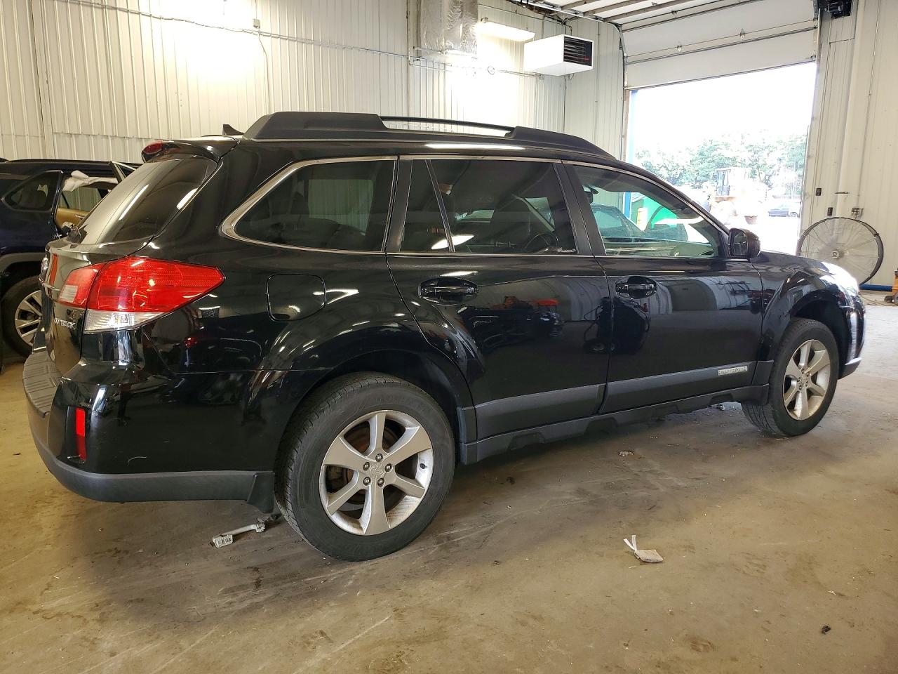 2011 SUBARU OUTBACK