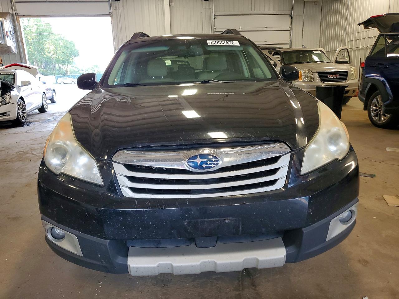 2011 SUBARU OUTBACK