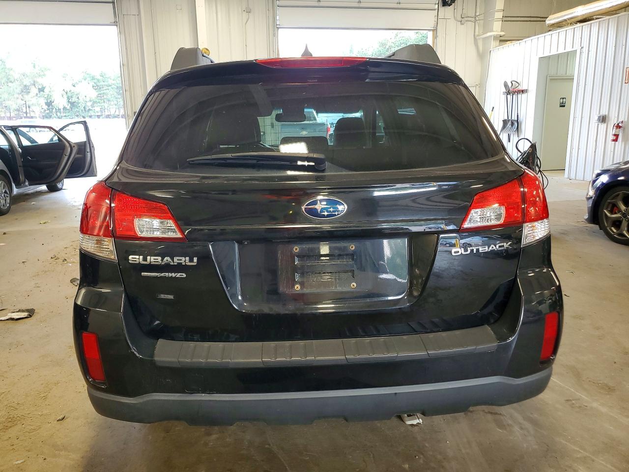 2011 SUBARU OUTBACK