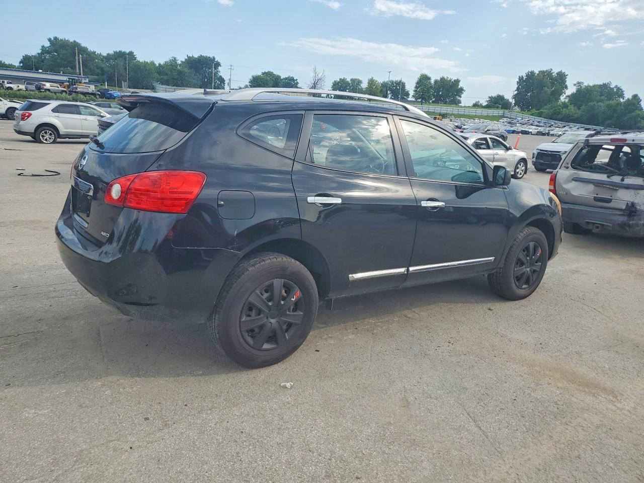 2015 NISSAN ROGUE