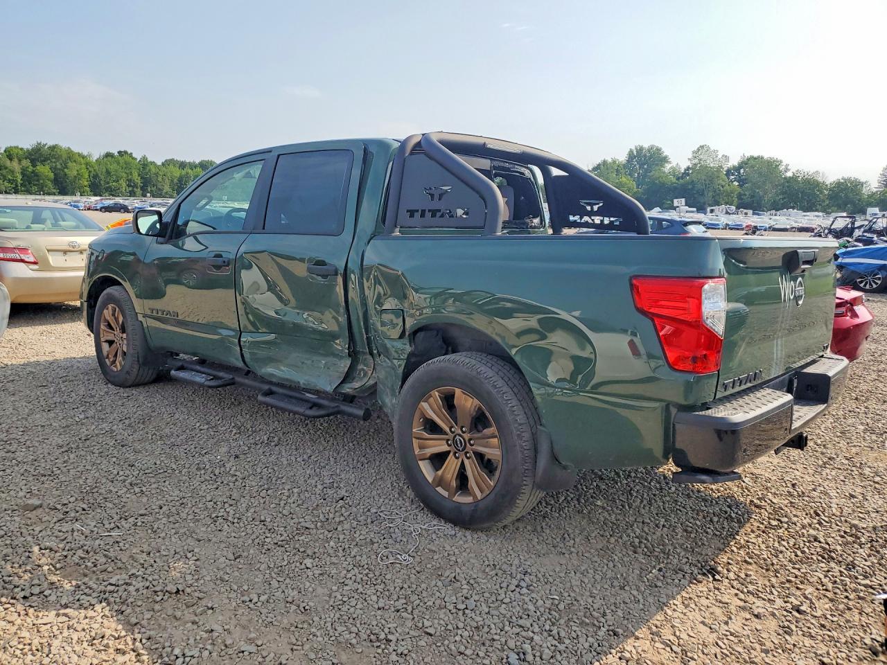 2024 NISSAN TITAN