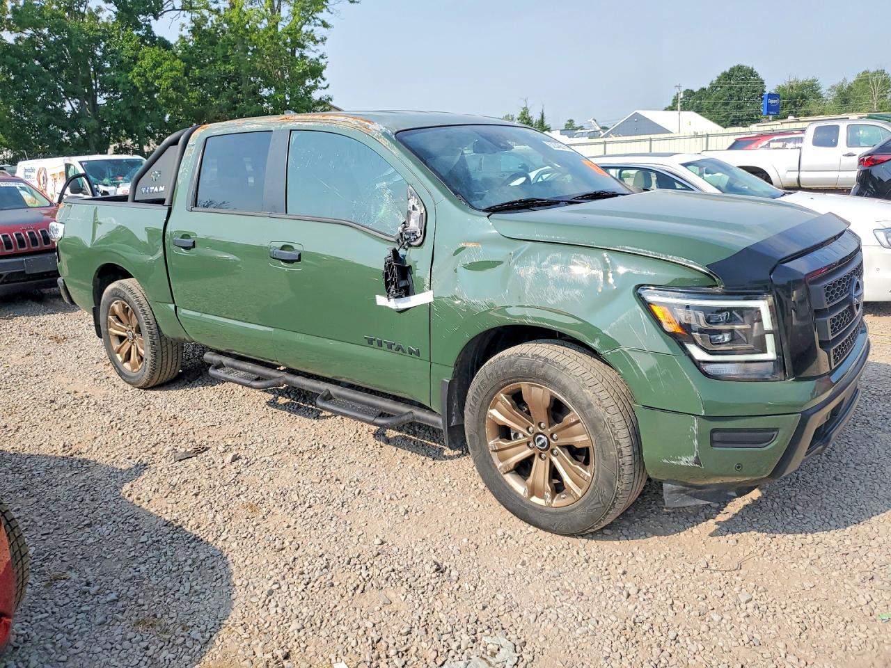 2024 NISSAN TITAN