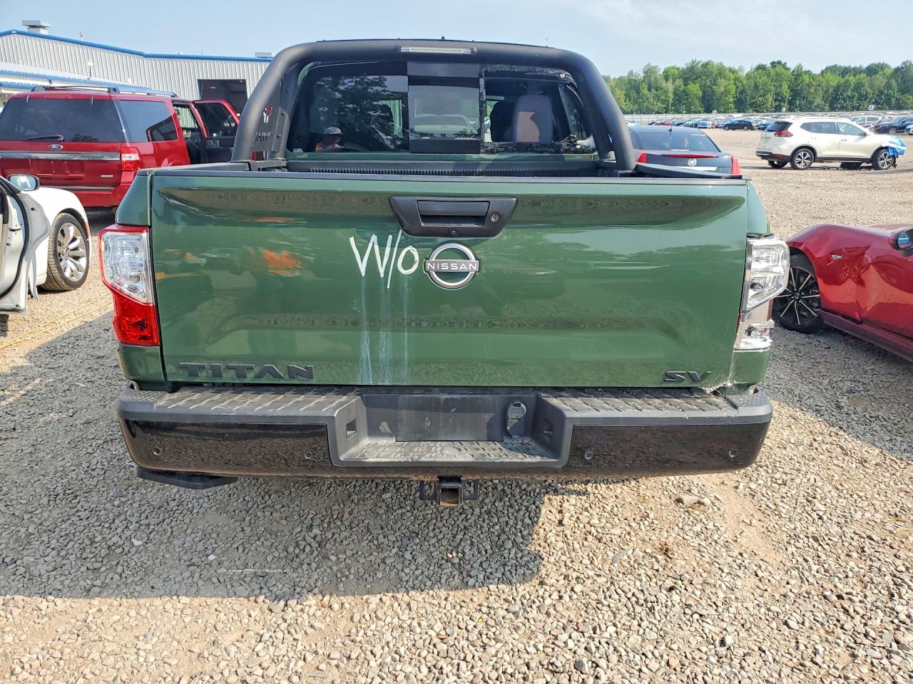 2024 NISSAN TITAN