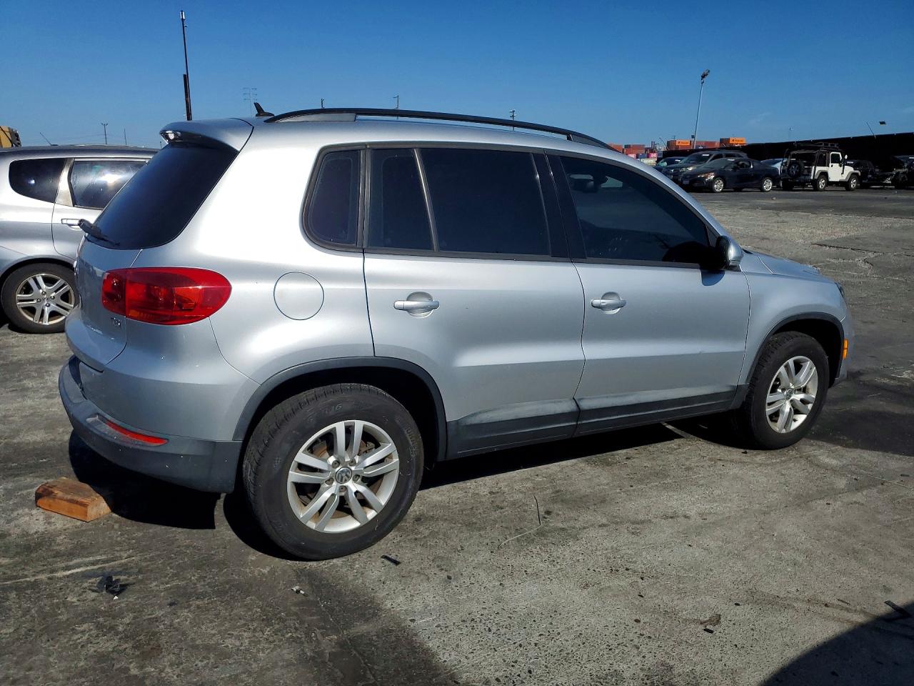 2016 VOLKSWAGEN TIGUAN