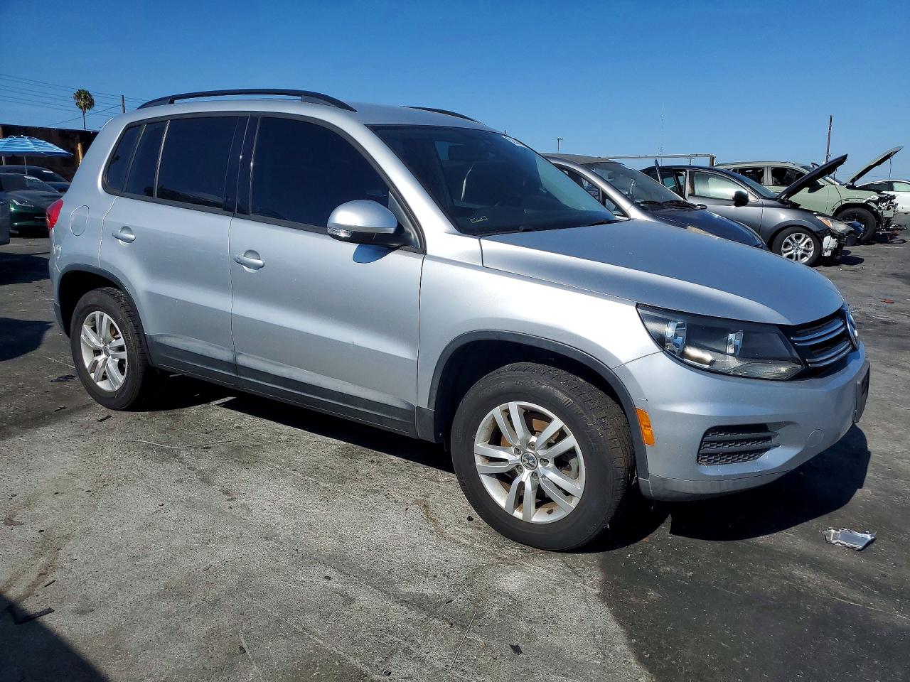 2016 VOLKSWAGEN TIGUAN