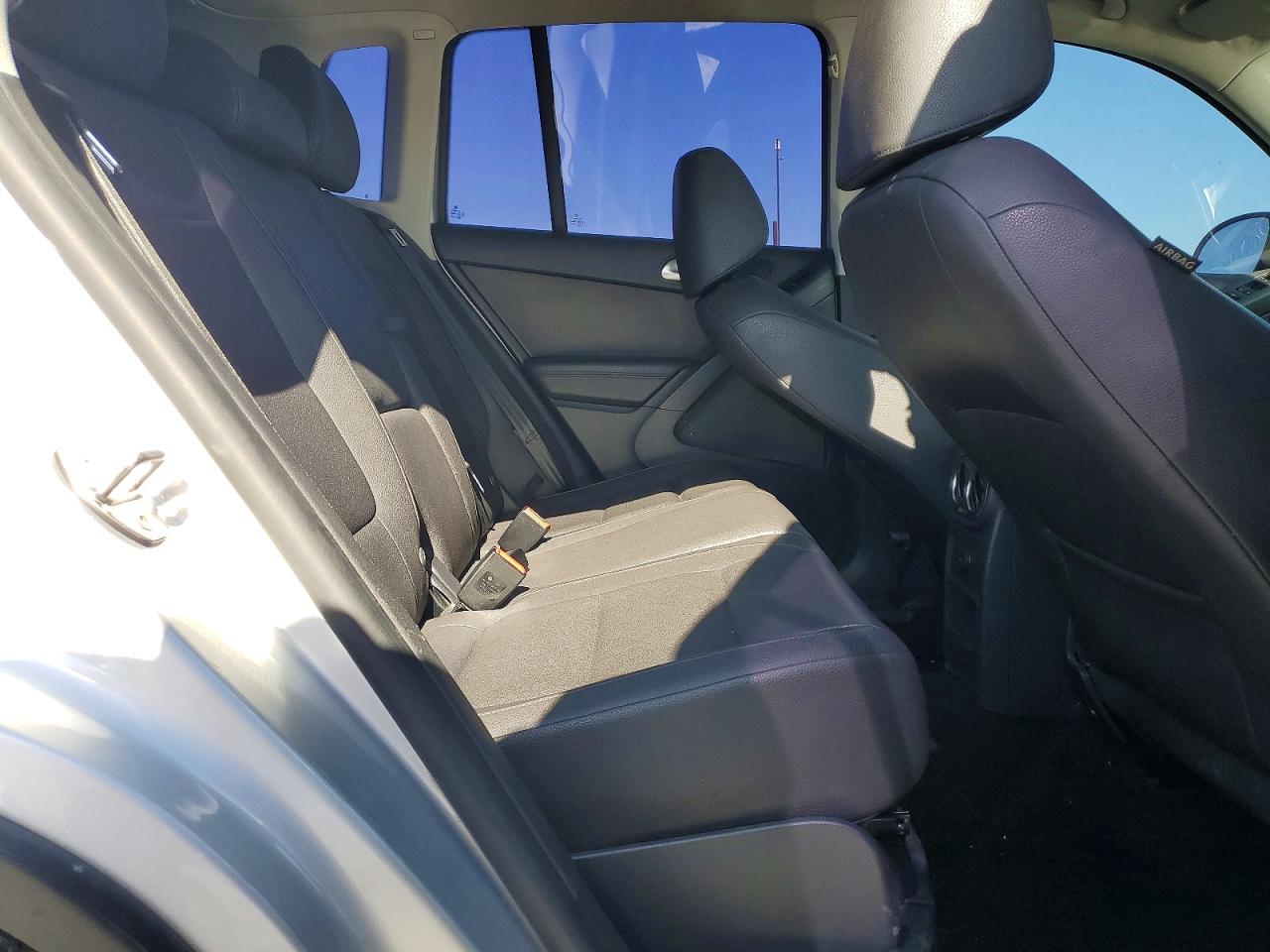 2016 VOLKSWAGEN TIGUAN
