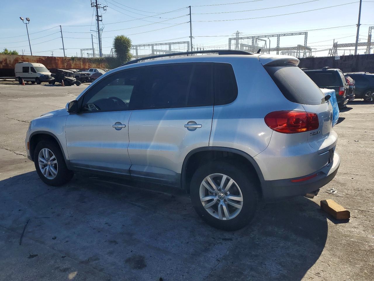 2016 VOLKSWAGEN TIGUAN