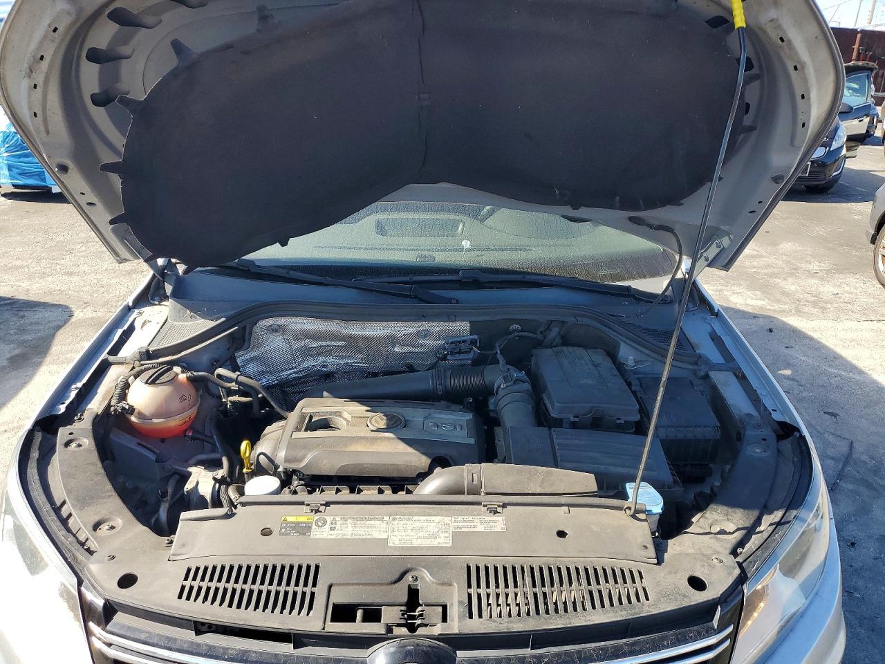 2016 VOLKSWAGEN TIGUAN