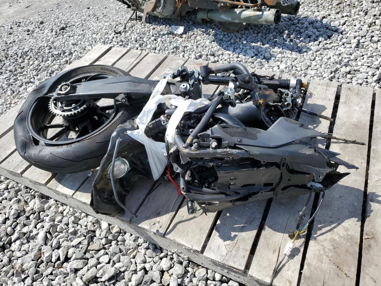 2024 YAMAHA YZFR7