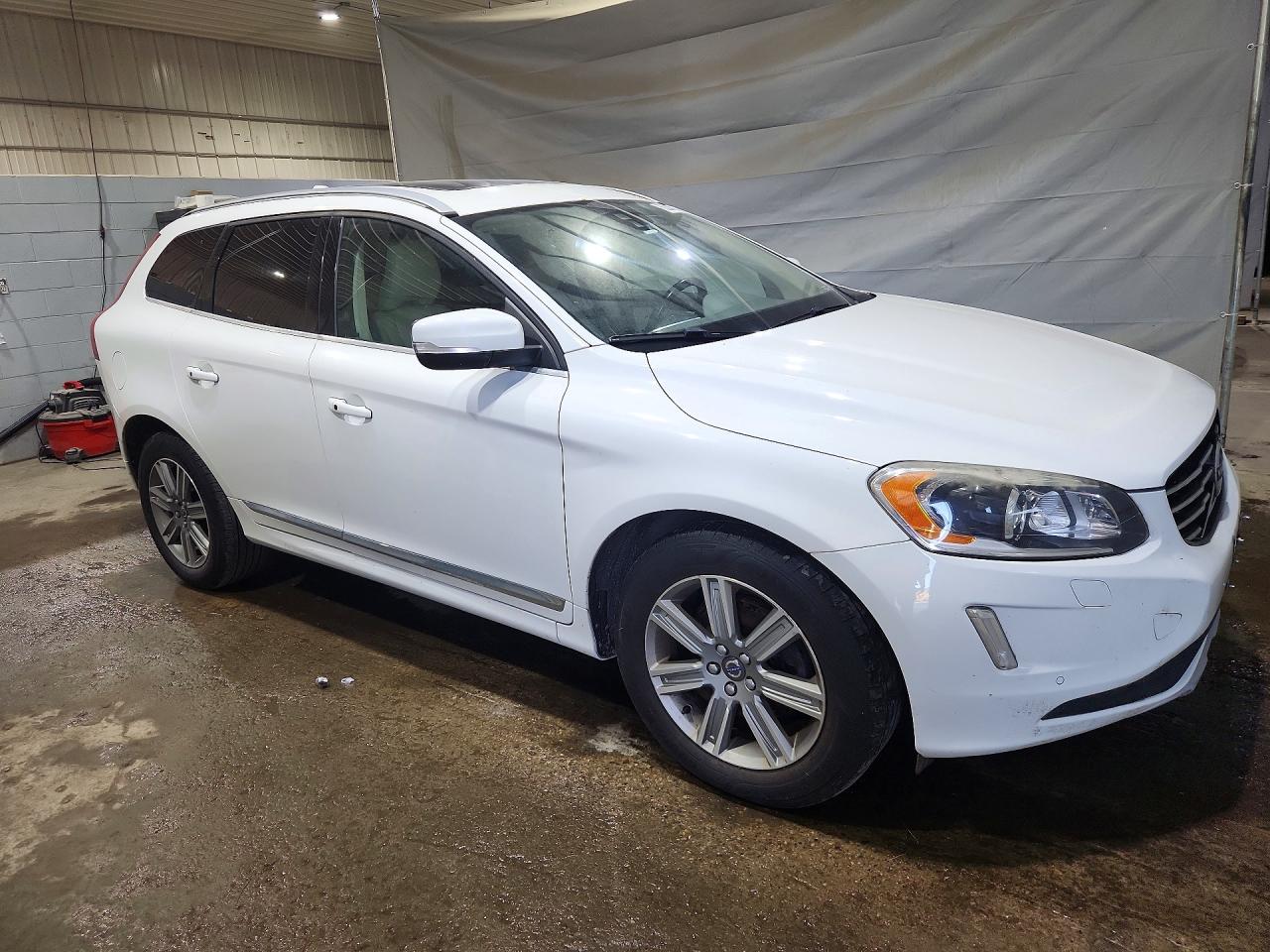 2017 VOLVO XC60