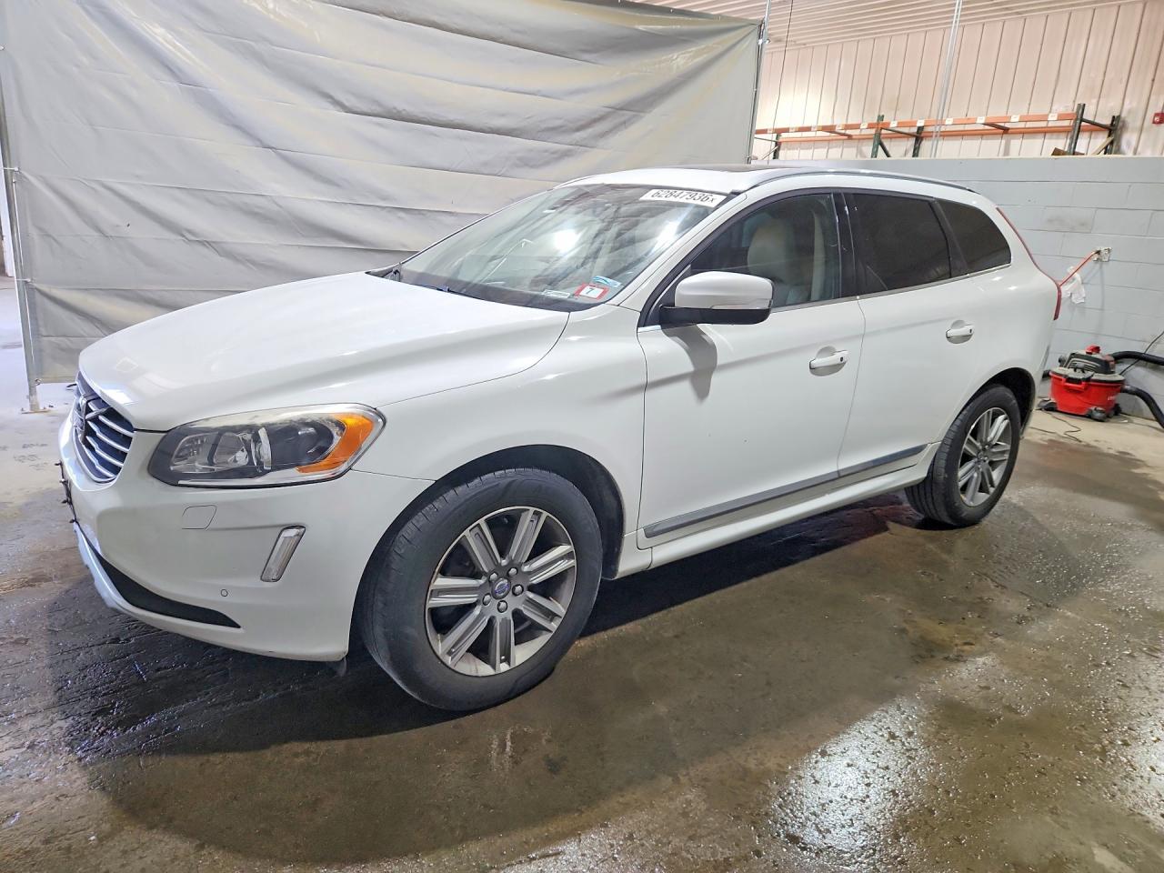 2017 VOLVO XC60