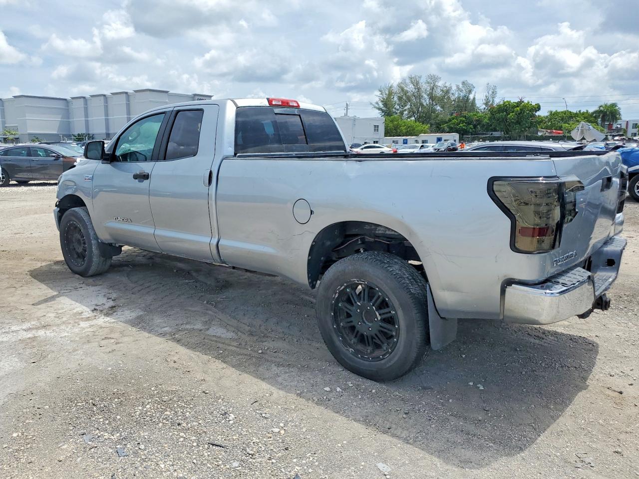 2010 TOYOTA TUNDRA