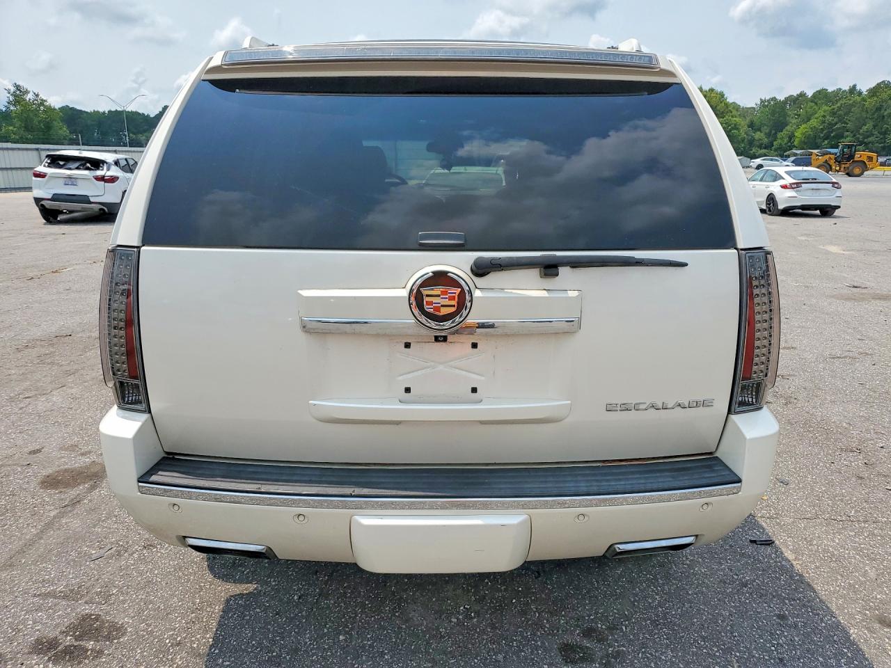 2013 CADILLAC ESCALADE