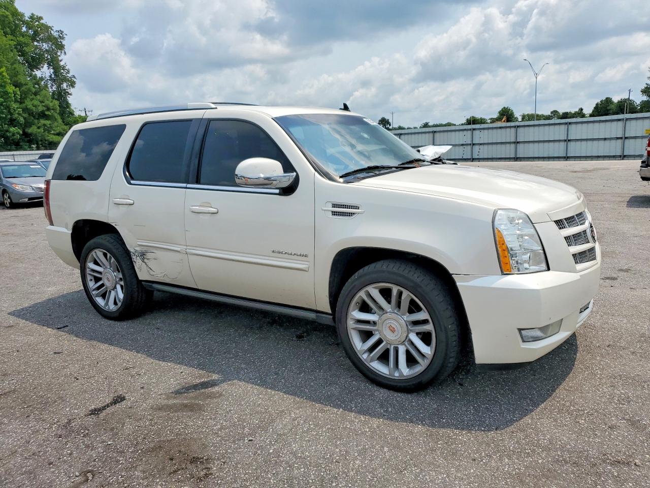 2013 CADILLAC ESCALADE