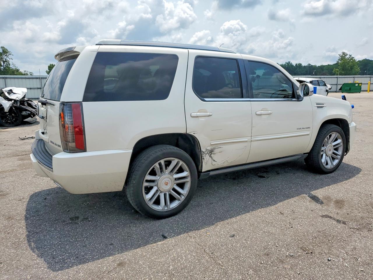 2013 CADILLAC ESCALADE