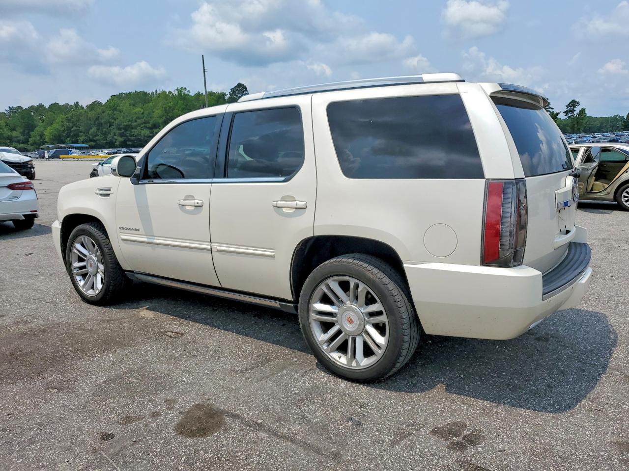 2013 CADILLAC ESCALADE