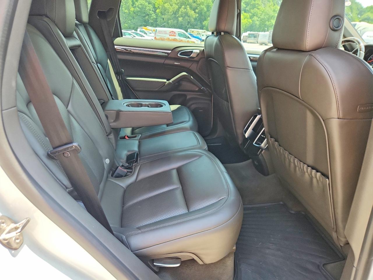 2018 PORSCHE CAYENNE