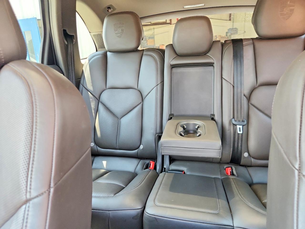 2018 PORSCHE CAYENNE