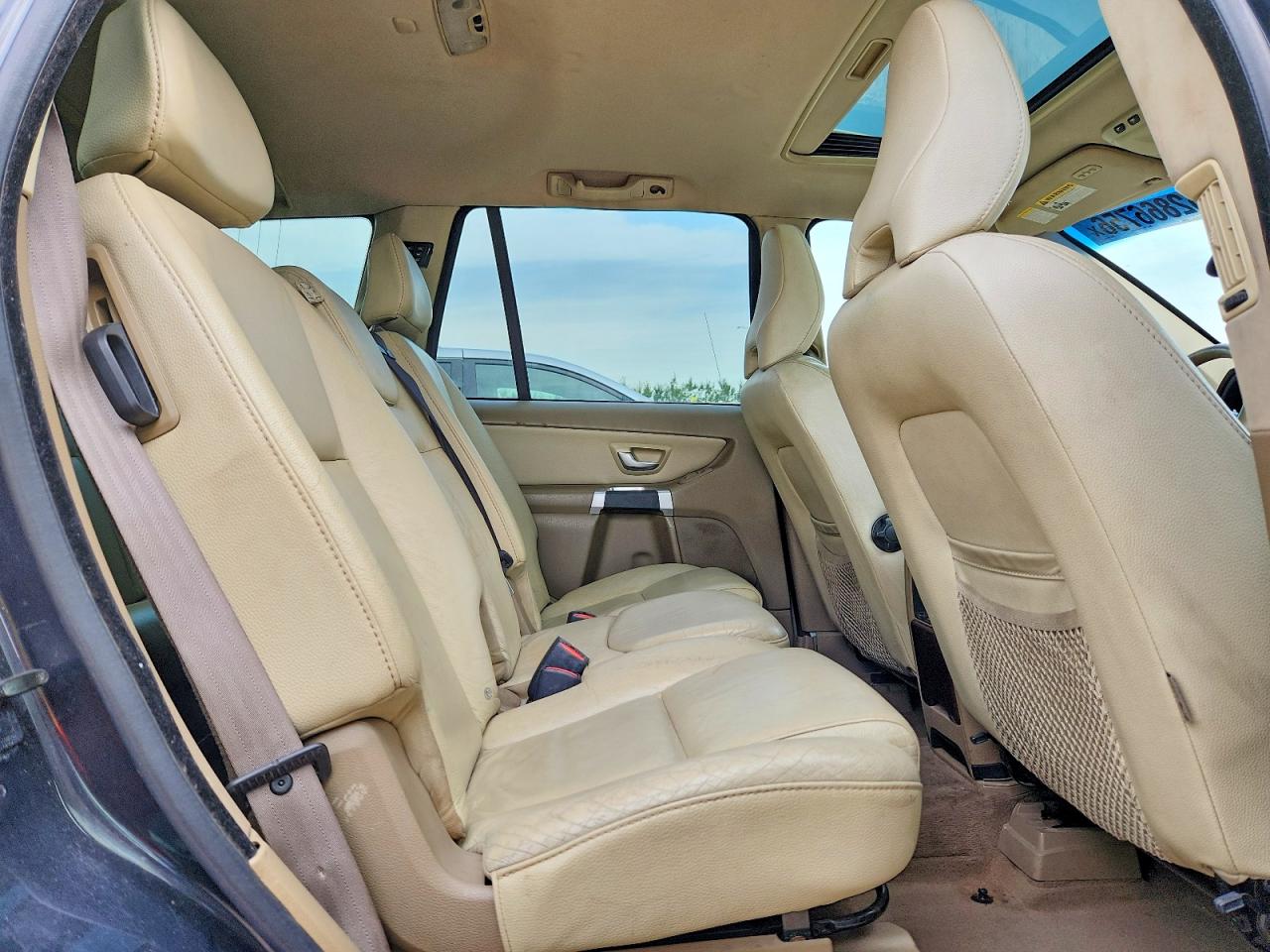 2011 VOLVO XC90