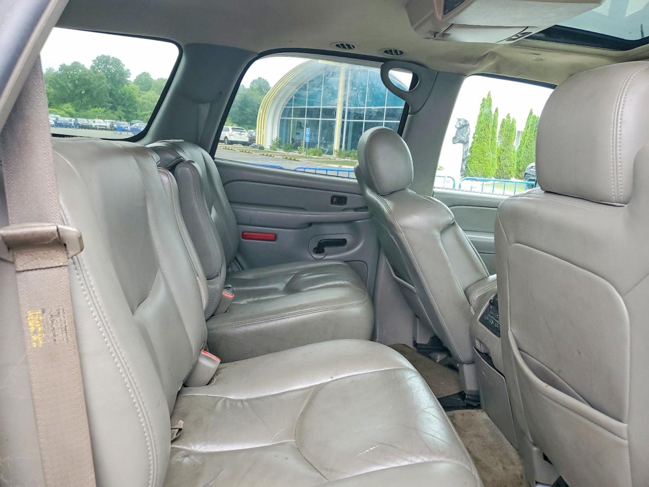 2004 CHEVROLET TAHOE