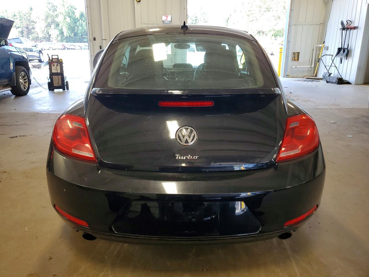 2013 VOLKSWAGEN BEETLE