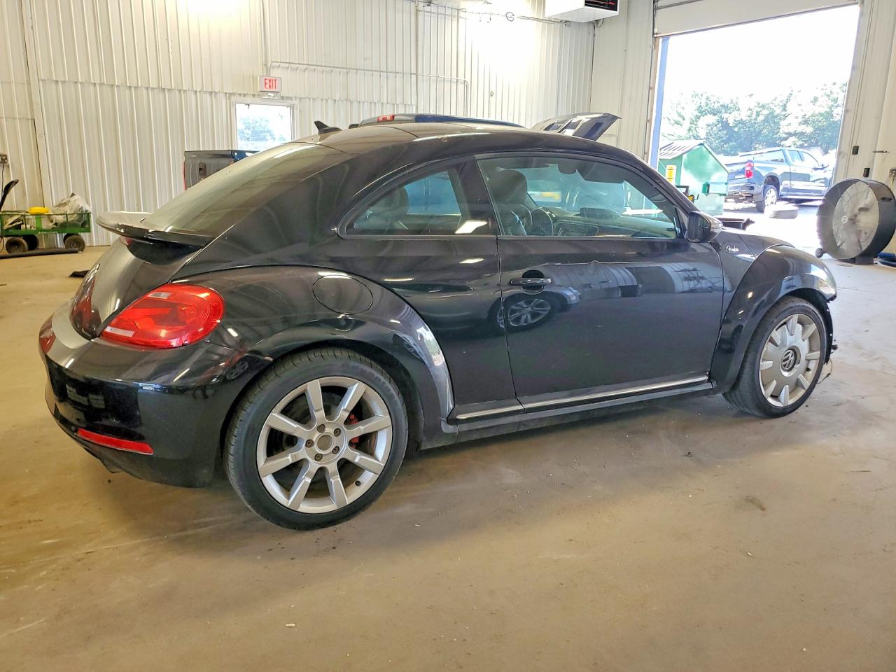 2013 VOLKSWAGEN BEETLE