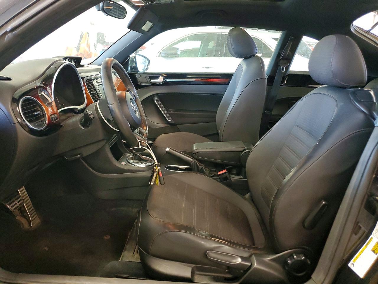 2013 VOLKSWAGEN BEETLE