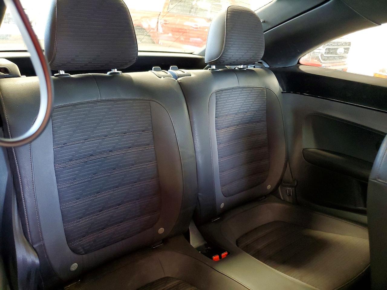 2013 VOLKSWAGEN BEETLE