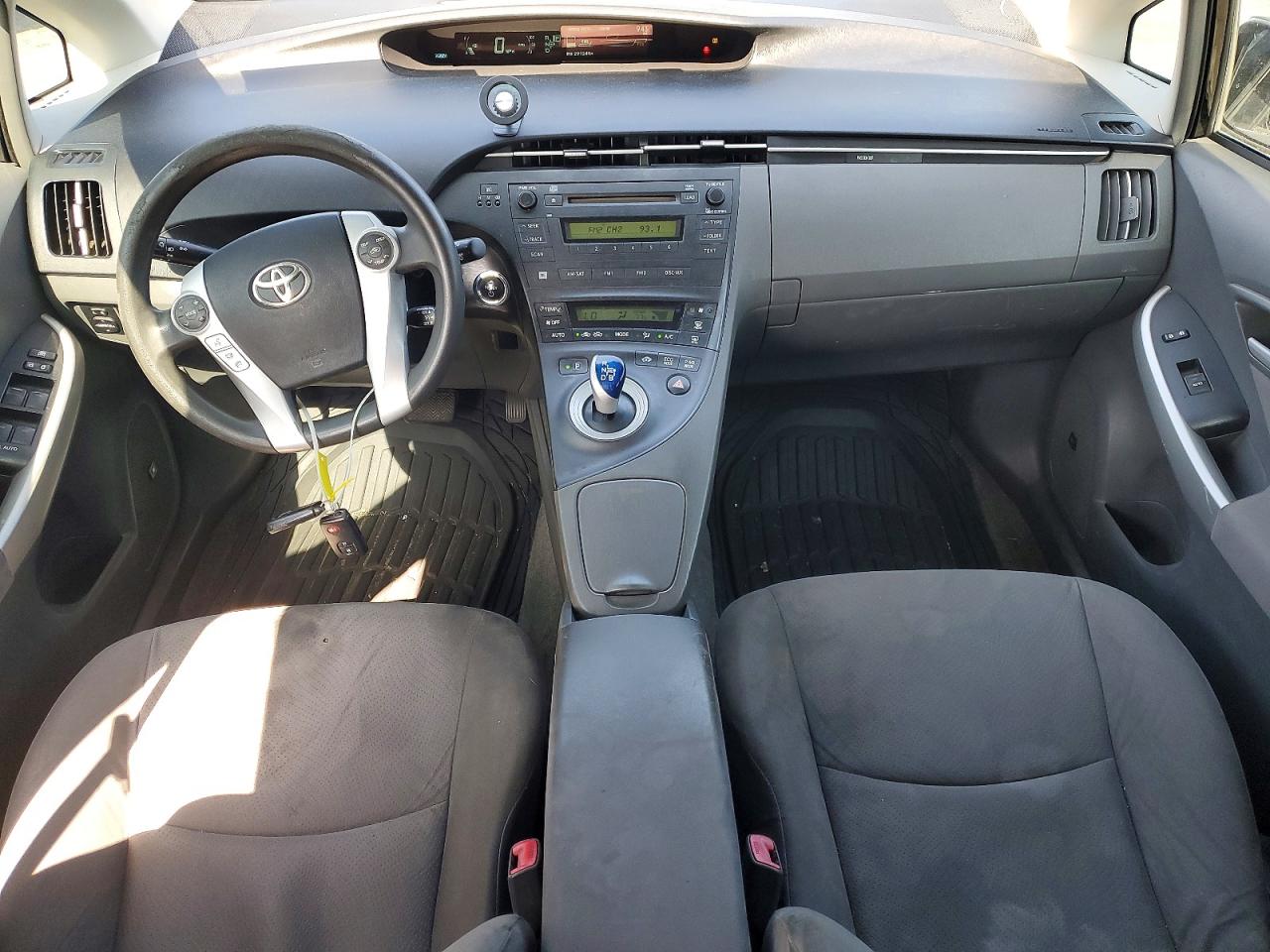 2011 TOYOTA PRIUS
