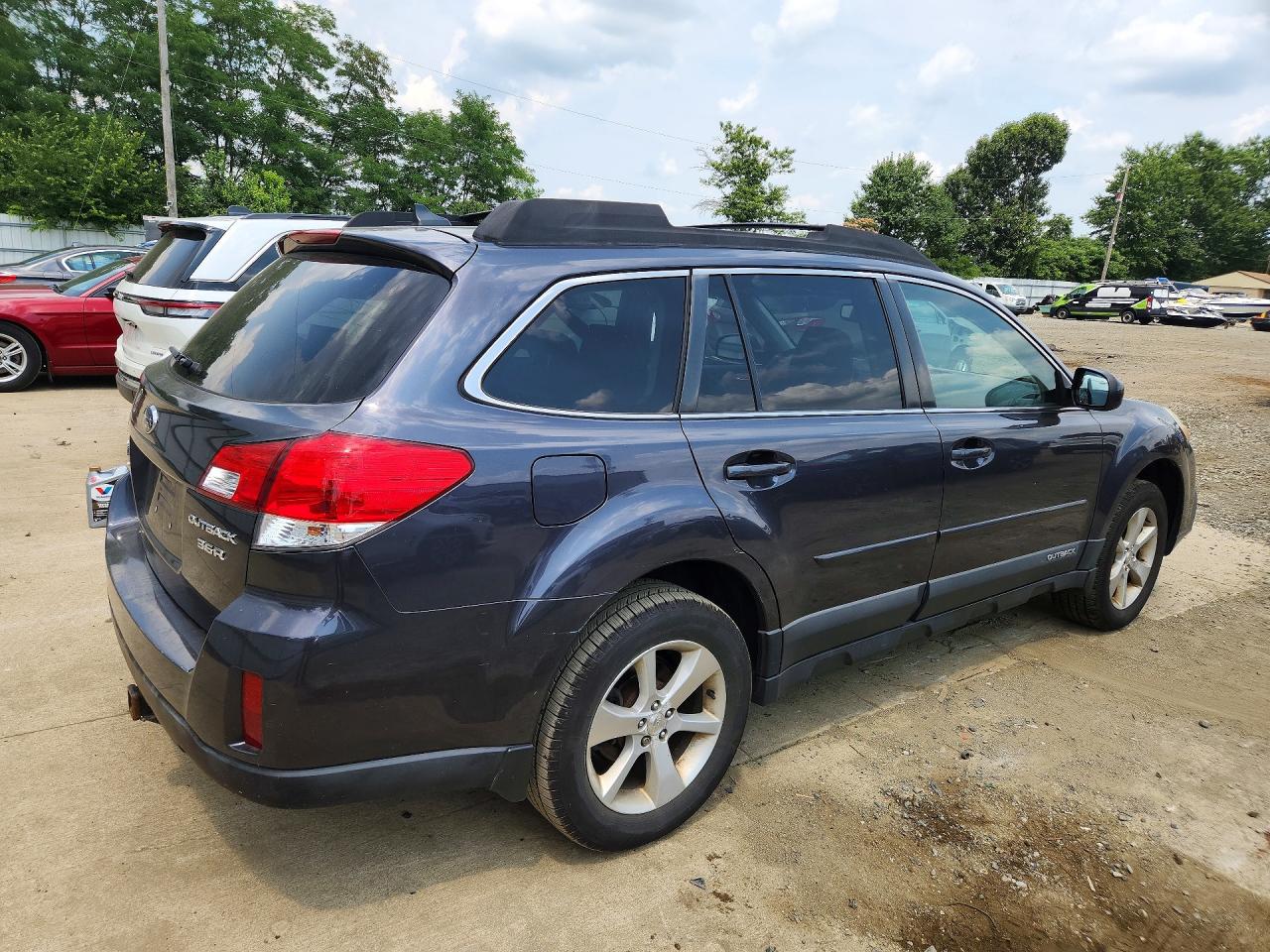 2013 SUBARU OUTBACK