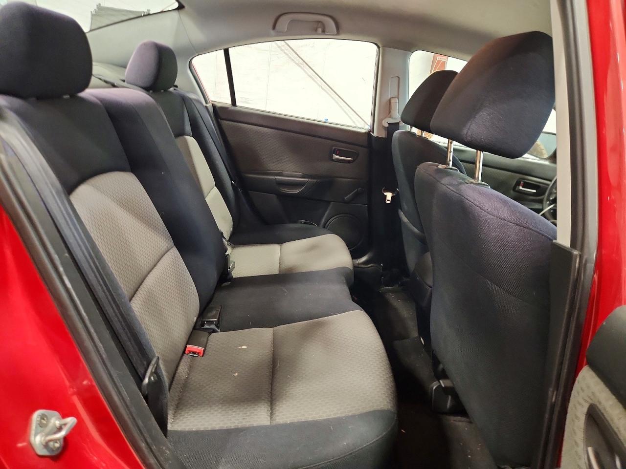 2006 MAZDA 3